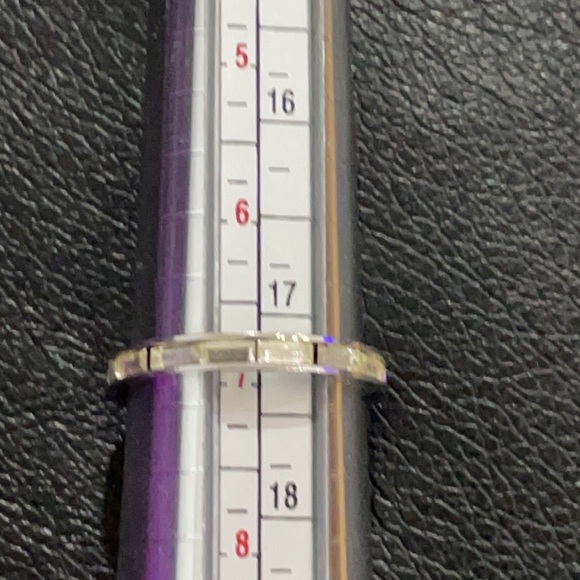 Sterling .925 Ring w/ white gemstones Size 7 Sterling Silver Fine Jewelry Size 7 - Picture 4 of 6